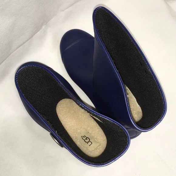 UGG Sienna Matte Rain Boots - Picture 6 of 16